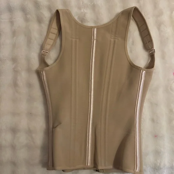 Size Xs.    Color beige.     Are like new - Picture 4 of 6